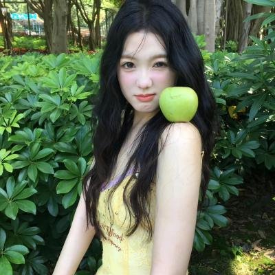 9顶假发的女孩